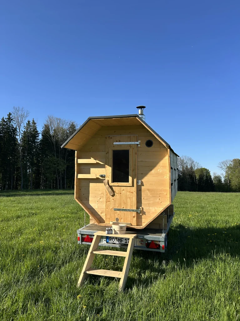 Mobile Fasssauna im Garten, Wellness für Zuhause